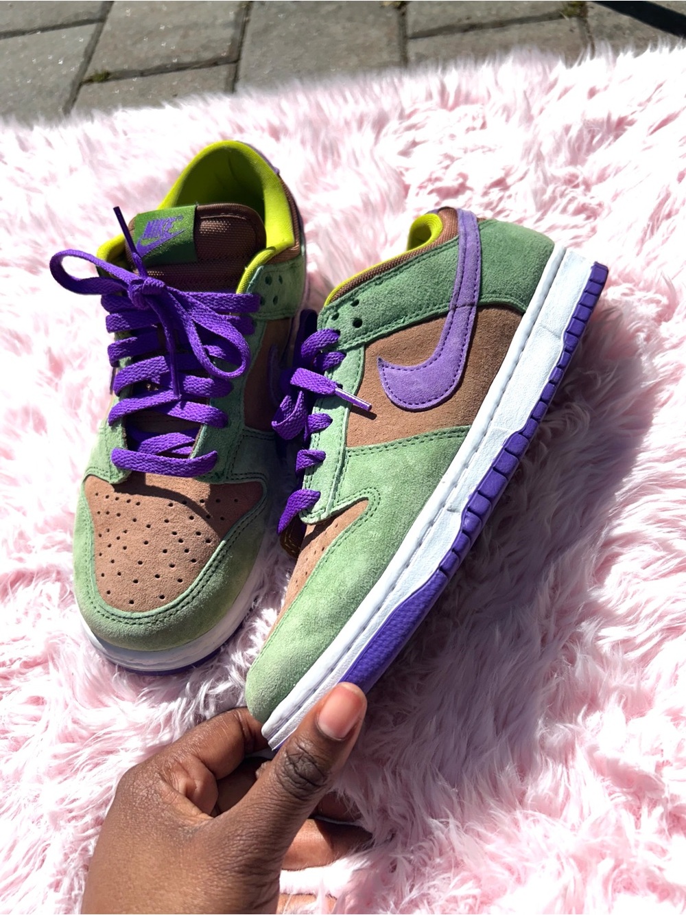Nike Low-Top Sneaker in Lime Green with Brown and Purple Details